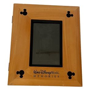 Disney World Memories Wood Album Holds 100 4x6 Pictures